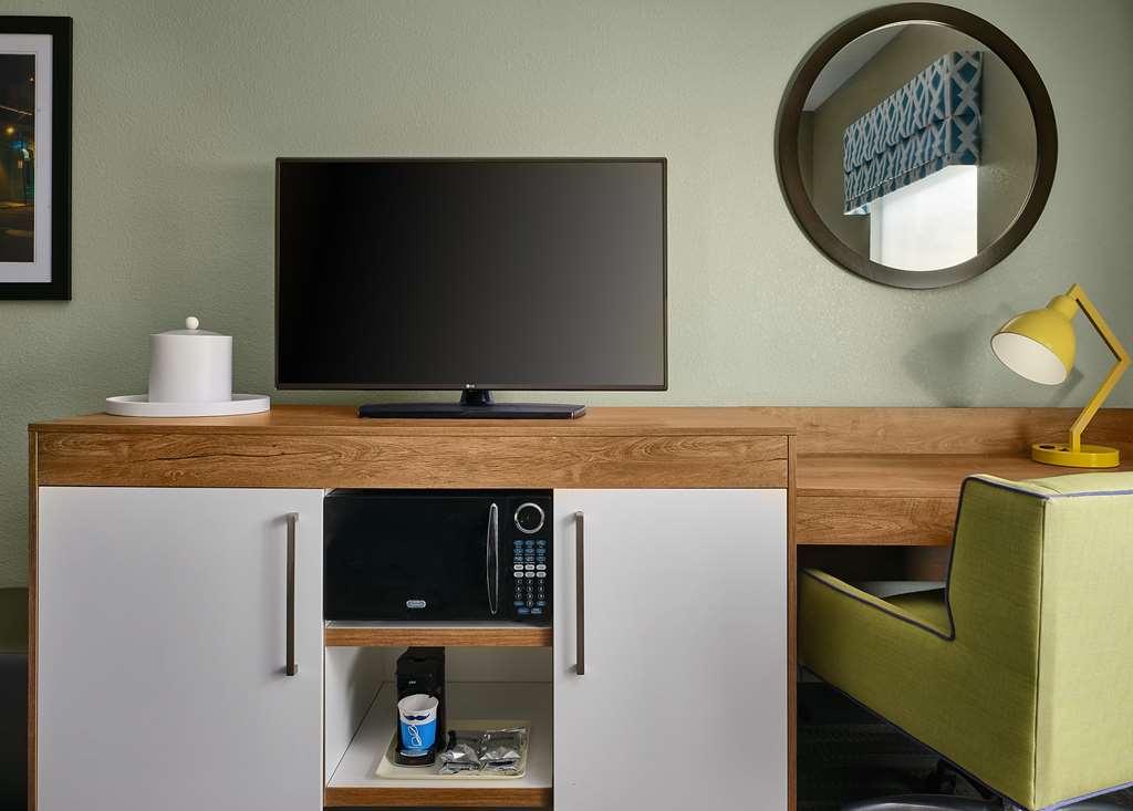 Hampton Inn Covington Va Room photo