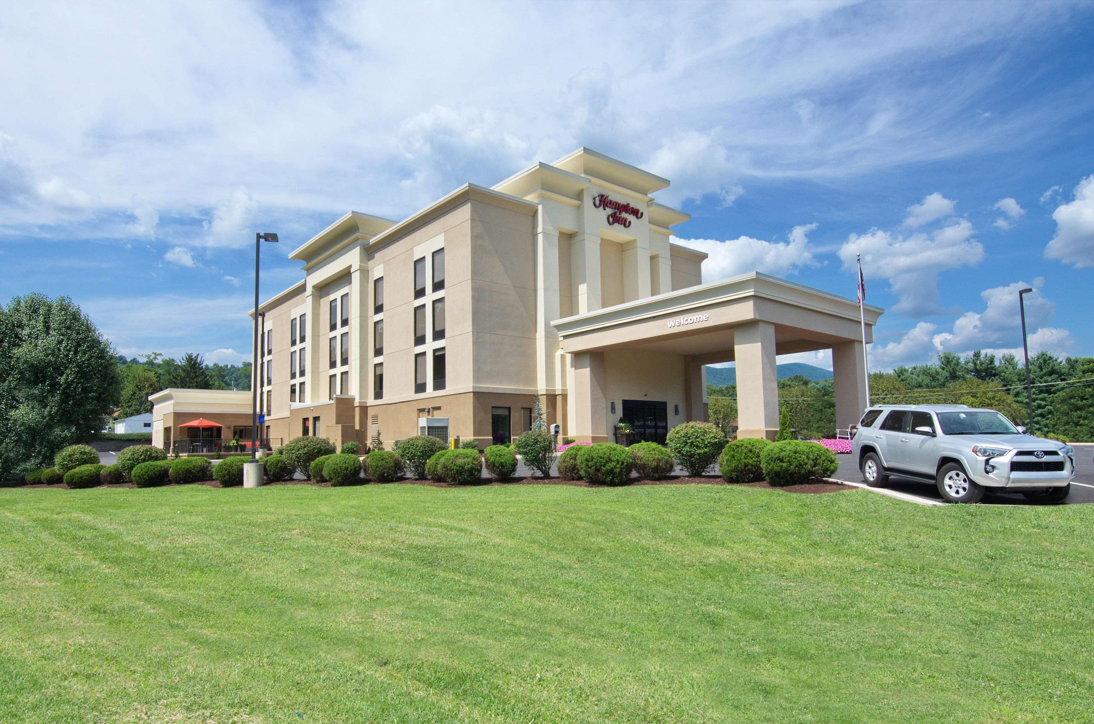 Hampton Inn Covington Va Exterior photo