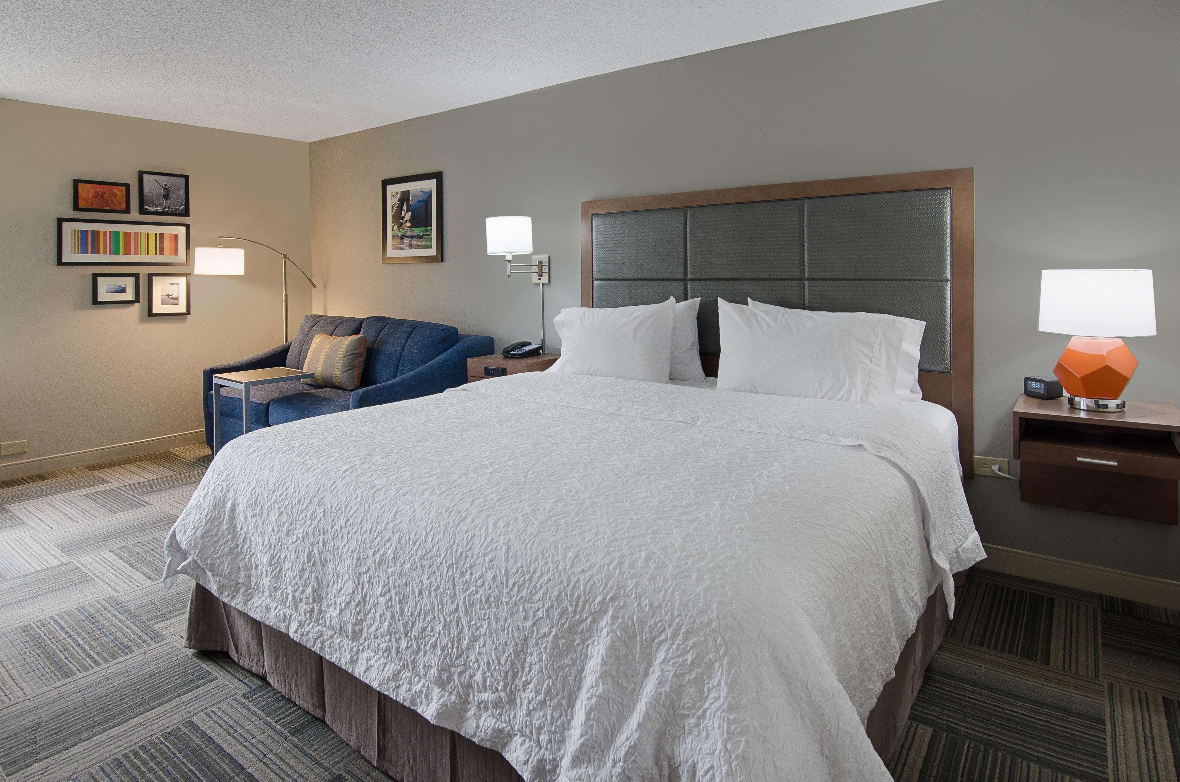 Hampton Inn Covington Va Exterior photo