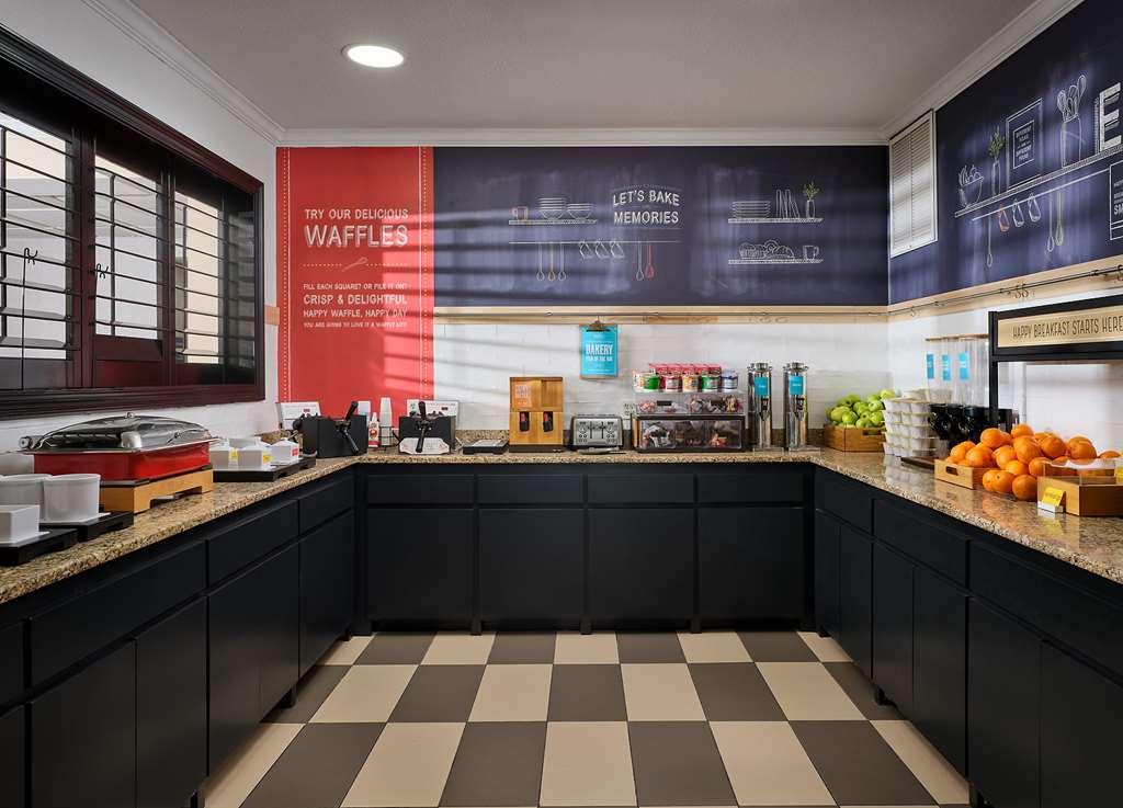 Hampton Inn Covington Va Exterior photo