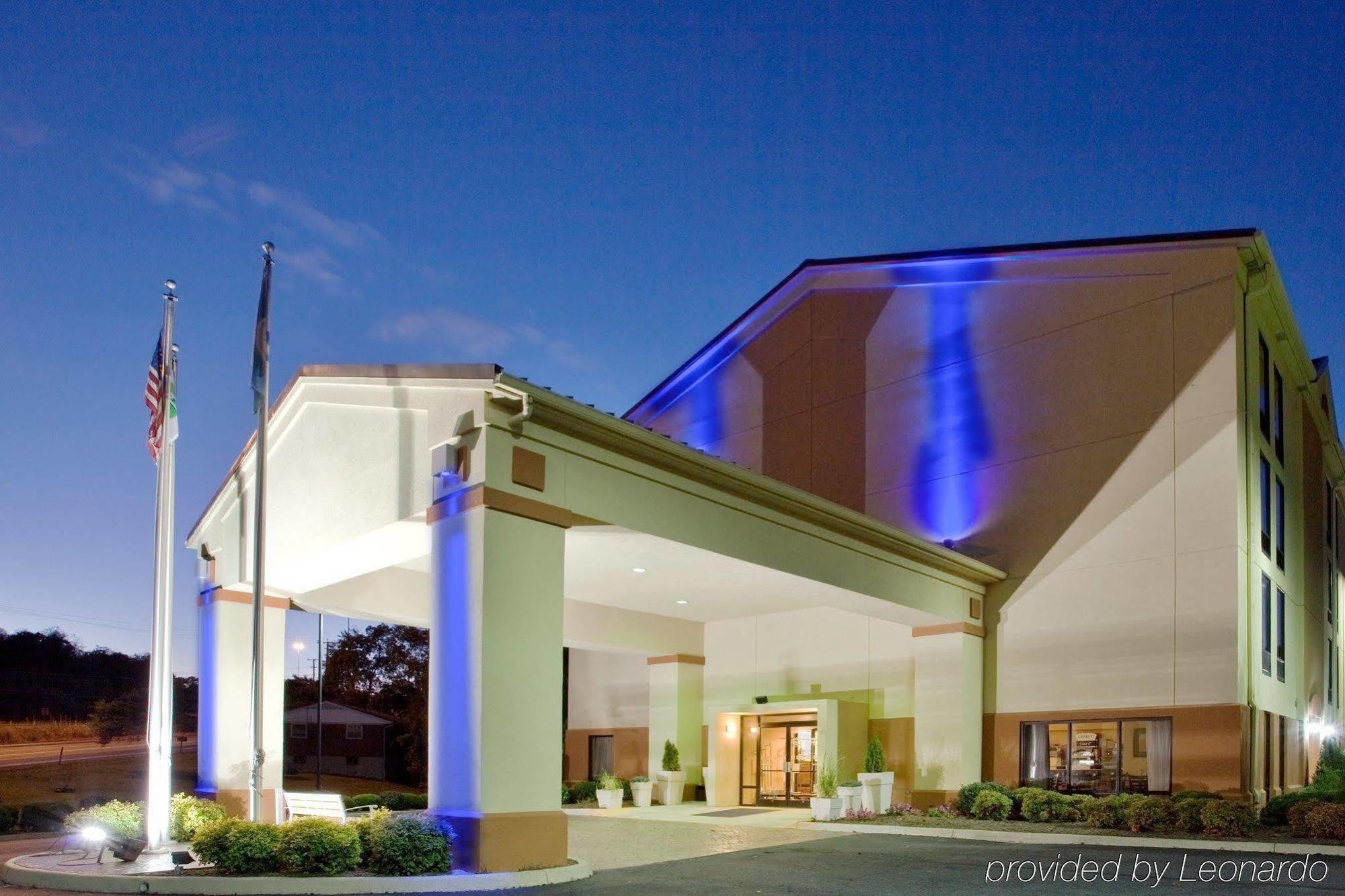 Hampton Inn Covington Va Exterior photo